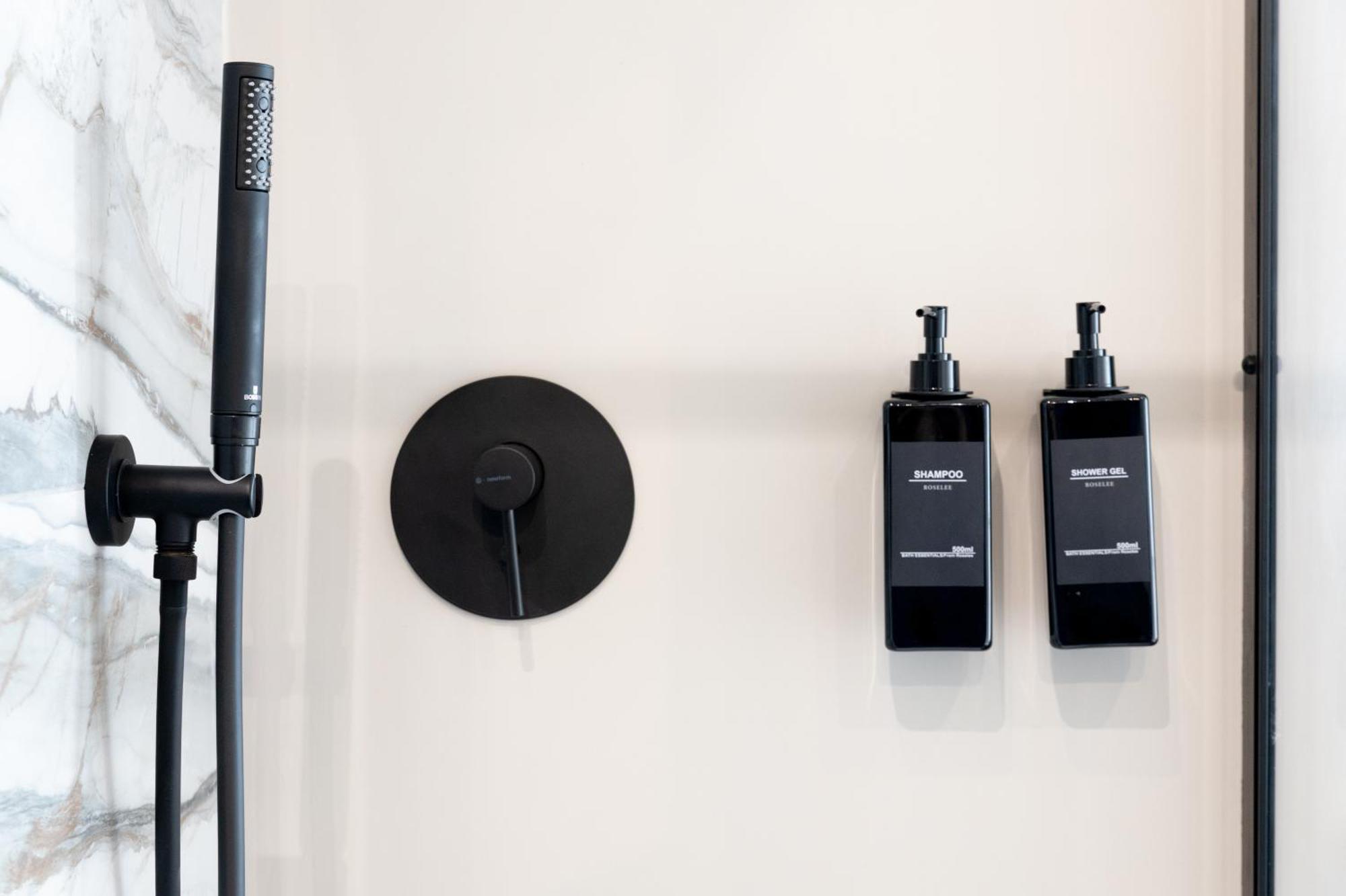 Superior Studio Annex