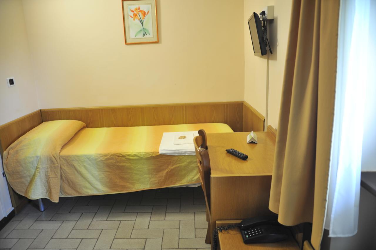 Single Room Private Bathroom
