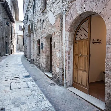Cherihomeassisi Apartment-3